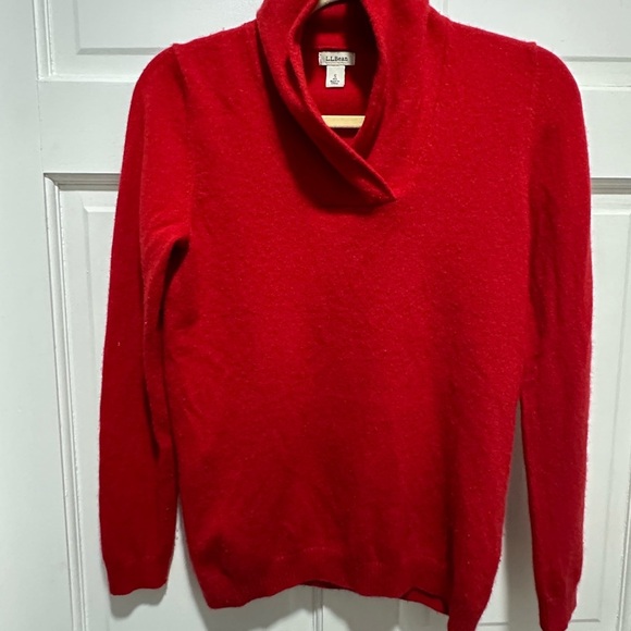 LL BEAN Red 100% Cashmere Sweater EUC size Small - Picture 2 of 6